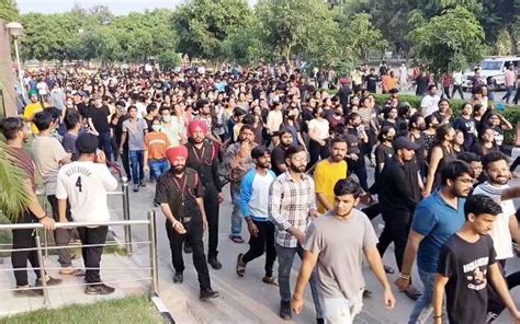 chandigarh mms leak|3 held, protests at Chandigarh University over leaked video of。